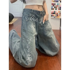 批发刺<b class='q'>绣花</b>卉<b class='q'>牛仔裤</b>女春季新款美式复古水洗弯刀阔腿百搭显瘦拖地长裤