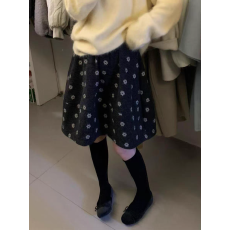 批发强烈推荐！复古花朵刺绣半身裙女秋冬显瘦小个子百搭A字花苞中裙