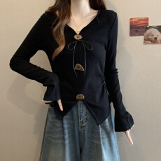 批发黑色V领长袖T恤女2026秋季<b class='q'>新款</b>设计感收腰显瘦开搭打底针织衫上衣