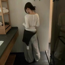 批发已出货 韩国chic后背排扣镂空针织新款秋修身显瘦打底衫针织衫