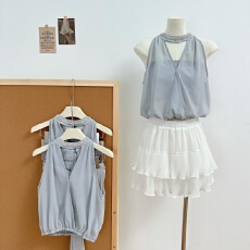 批发<b class='q'>若</b>语定制 清冷感 纯欲气质<b class='q'>水</b>钻挂脖蝴蝶结V领上衣夏季新款送抹胸