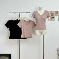 批发cookadaily人鱼 天丝<b class='q'>婴儿</b>肌裸感羊毛纯欲v领正肩修身t恤短袖上衣