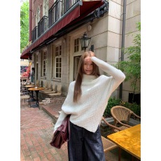 批发红人馆白色毛衣女秋冬慵懒高级感高领上衣套头外穿宽松复古针织衫