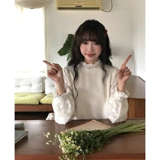 罐头士多所 上衣女2025秋冬新款设计感花苞袖毛毛针织撞料打底衫