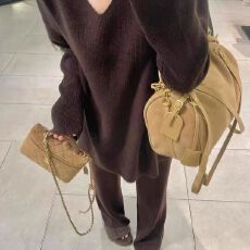 批发2025秋冬新款时尚百搭宽松V领显瘦针织衫+阔腿<b class='q'>裤</b><b class='q'>时尚</b>套<b class='q'>装</b>女