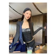 批发韩系蝴蝶系带假两件波点长袖<b class='q'>T</b><b class='q'>恤</b><b class='q'>女</b>秋冬新款修身显瘦方领打底上衣