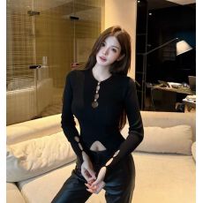批发韩系辣妹风镂空长袖T恤女秋冬修身显瘦设计感纽扣开叉打底衫上衣