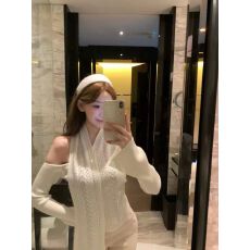 批发白色斜肩镶钻围巾针织衫女秋冬季毛衣纯欲修身内搭打底衫长袖上衣