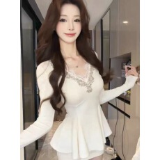 批发法式高级感金属扣镂空长袖上衣<b class='q'>秋</b>冬黑色低腰气质短款方领打底衫