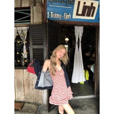 批发8uioio 热恋左岸v领吊带<b class='q'>连衣裙</b>女春2026新款收腰显瘦a字<b class='q'>挂</b><b class='q'>脖</b>短裙