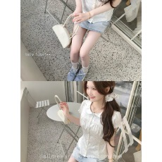 批发CallmeEar//【波点舞曲】<b class='q'>娃娃领</b>短袖缎面衬衫女春夏收腰显瘦上衣