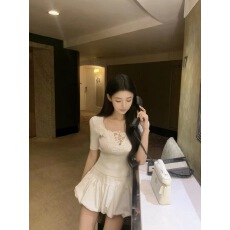 批发JAYKY YANG 曼塔情书 蕾丝拼接V领针织上衣纯欲风修身显瘦中袖<b class='q'>女</b>