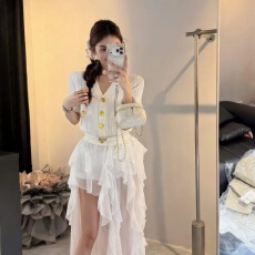 批发名媛风单排扣冰丝腰带<b class='q'>针织</b><b class='q'>开衫</b>2026夏季V领短袖上衣修身<b class='q'>短款</b>小衫t