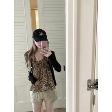 十三行2026夏季新款韩系减龄叠穿碎花豹纹吊带背心女宽松显瘦上衣