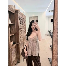 medoitn 云朵触感 天丝羊毛u领中袖亲肤舒适感纯色短袖t恤上衣女
