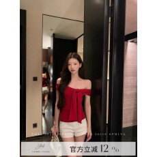 批发YOLI 张宥利 “好久不见”设计感一字肩绑带红色上衣气质显瘦短袖