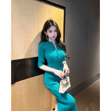 批发法式御姐风针织连衣裙女秋季气质修身显瘦紧身纯欲绝美包臀长裙<b class='q'>子</b>