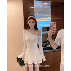 批发JOEY纯欲内搭天才秋冬黑白色冬天配大衣的裙<b class='q'>子</b>德绒双层斜肩连衣裙