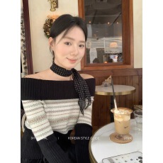 DH OFFICIAL 大花费尔岛梦境ins撞色一字肩毛衫