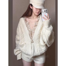 批发LOAMAR STUDIO韩系一整套深冬穿搭纯欲白色V领<b class='q'>蕾丝</b>针织衫毛衣<b class='q'>短裤</b>