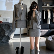 批发小香风灰色短款v领收腰连衣裙2026年春季新款小个子短裙<b class='q'>裙子</b>女装