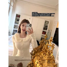 批发芬兰童话 U领麻花<b class='q'>长袖</b>上衣女设计感秋冬毛衣/獭兔毛毛领