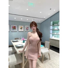 批发M900吊带连衣裙女新款夏季收腰显瘦坑条肌理感短款<b class='q'>包臀</b>气质裙子