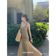 批发SUNONEONE 真两件法式修身针织<b class='q'>吊带</b>连衣裙女春季设计感大裙摆长裙