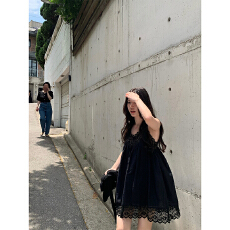 批发sheepland黑魅千金 黑色<b class='q'>蕾丝</b>拼接<b class='q'>吊带</b>连衣裙女夏a字大裙摆小黑裙
