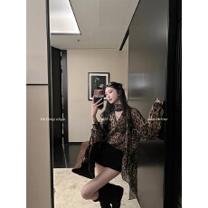 批发区区欧阳美貌野心家'吴宣仪同款!豹纹轻薄雪纺衬衫美胸三角杯吊带