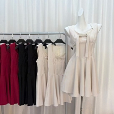 批发实拍-红色纯欲显瘦吊带短裙法式蝴蝶结设计感气质收腰百褶<b class='q'>连衣裙</b>