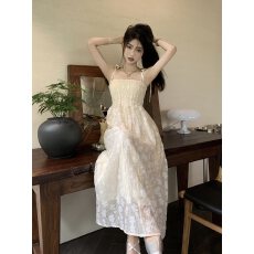批发大码女装微胖MM甜美淑女名媛风夏季仙女裙绣花褶皱打揽吊带连衣裙