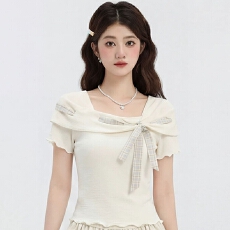温柔风木耳边修身短款上衣女2026夏季新款设计感绑带方领短袖T恤