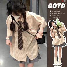 批发jk制服套装夏季条纹短袖<b class='q'>衬衫</b>女设计感小众<b class='q'>休闲</b>大码学院风<b class='q'>衬衣</b>