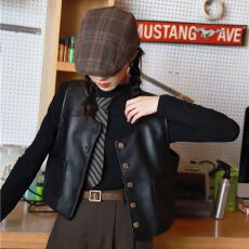 批发皮马甲女2026<b class='q'>春</b>秋新款背心无袖坎肩女士马甲百搭今年流行开衫马夹