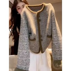 批发2025高端奢华超好看洋气时髦小个子炸街减龄别致独特驼色短外套