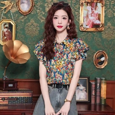 批发小飞袖<b class='q'>衬衫</b>设计女夏款休闲复古港风洋气减龄新款夏季<b class='q'>碎花</b>雪纺上衣