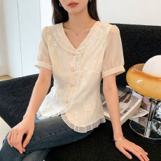 批发2026夏季<b class='q'>新款</b>蕾丝<b class='q'>雪纺衫</b>法式轻奢V领刺绣上衣简百搭短袖衬衫