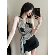 批发纯欲风辣妹V领挂脖<b class='q'>无袖</b>背心女夏季新款设计感打结收腰显瘦小<b class='q'>上衣</b>