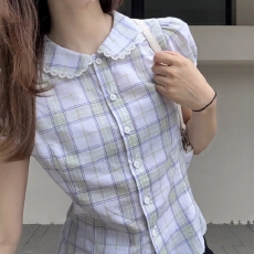 批发泡泡袖格子娃娃领蕾丝边短袖衬衫<b class='q'>女款</b>2026新款修身收腰短款上衣