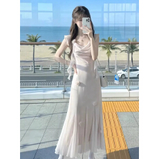 批发温柔风气质超仙荡领吊带连衣裙2026夏季新款优雅绝美收腰长裙<b class='q'>女</b>装