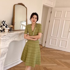 批发女装夏季小香风v领针织连衣裙短袖薄款镂空收腰a字裙<b class='q'>通勤</b>甜美法式