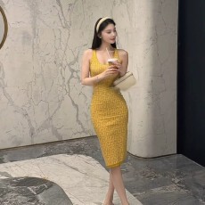 批发纯欲风性感印花吊带连衣裙女2026夏季新款时尚气质修身显瘦包臀裙