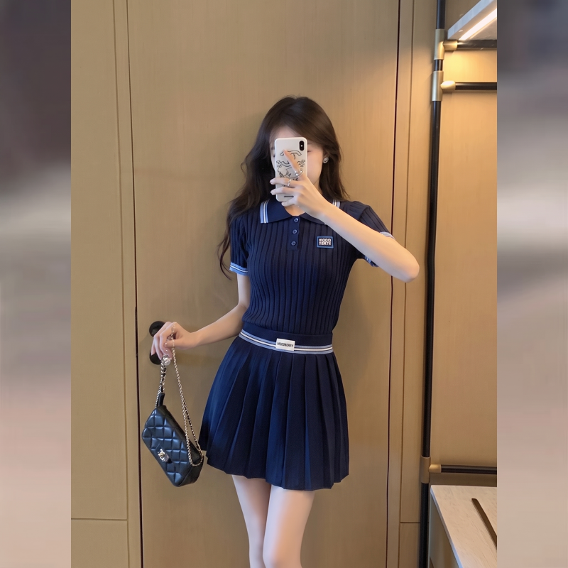 BY29493# 卡其色针织套装女夏季超火穿搭小个子polo领上衣百褶裙两件套 服裝批發女裝批發服飾貨源