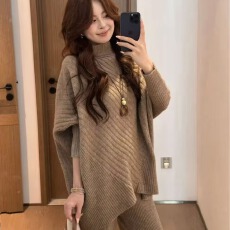 批发2026年秋冬新款半高领蝙蝠袖宽松毛上衣<b class='q'>女</b>设计感阔腿裤<b class='q'>两件</b>套