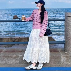批发温柔风甜美V领条纹<b class='q'>镂空</b>针织<b class='q'>衫</b>女秋冬新款高级感宽松洋气长袖上衣