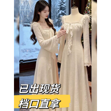 批发SISI JIANG“雪绒蕾丝梦”纯欲甜美氛围感修身蕾丝花边A字<b class='q'>长裙</b>