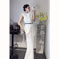 批发高级感高端定制<b class='q'>职业</b>西装套装女设计感披肩马甲上衣开叉半裙两件套