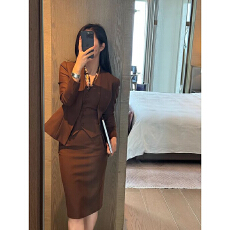 批发高级感秋冬新款气质修身显瘦通勤三件套西装马甲百搭气质套装女