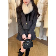 批发小香风波点毛领加棉外套半身裙套装女新款减龄<b class='q'>两件套</b>